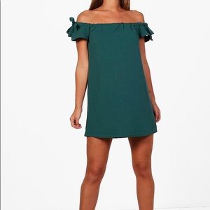Boohoo jen off the shoulder tie sleeve dress green
